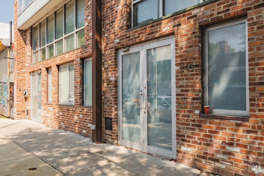 More Photos Of 243-247 Boerum St, Brooklyn Loft Creative Space For Lease
