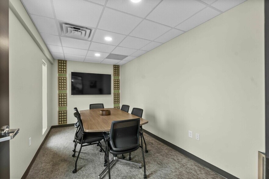 More Photos Of 1427 Thomas Dr, Cape Girardeau Coworking Space