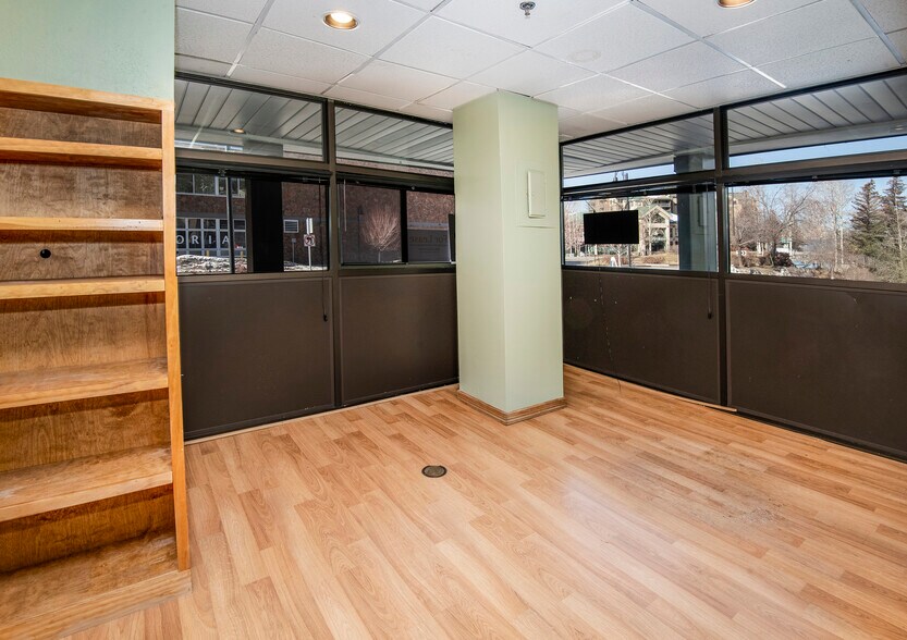 More Photos Of 47 E Beaver Creek Blvd, Avon Hotel For Lease