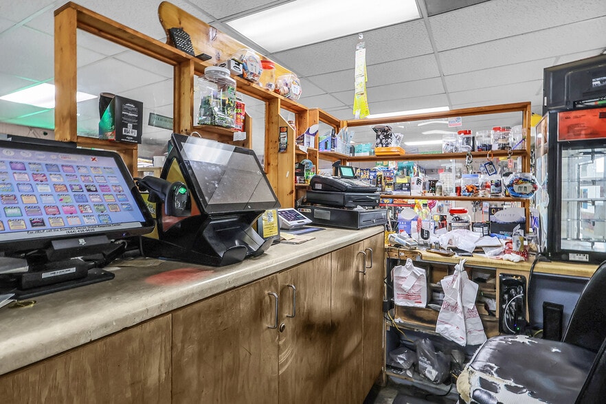 More Photos Of 2550 Parks Mill Rd, Buckhead Morgan Service Station For Sale