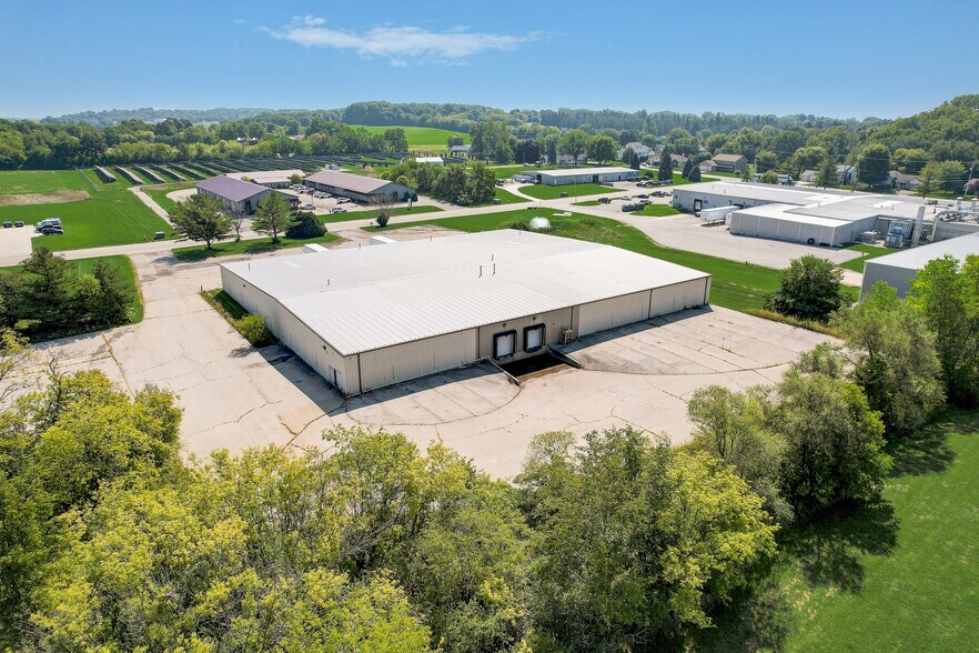 More Photos Of 761 N Parkway St, Jefferson Distribution For Sale
