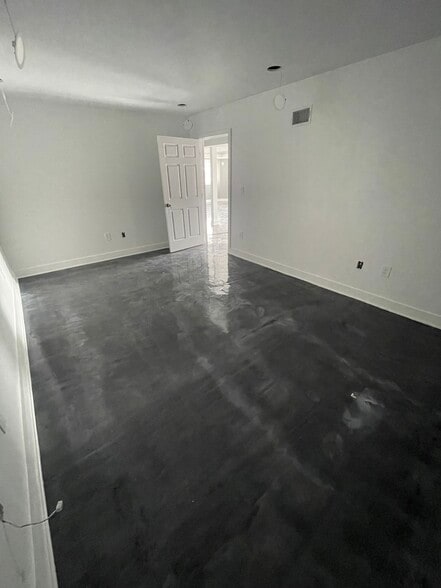 More Photos Of 3447-61 Richmond St, Philadelphia Showroom For Sale