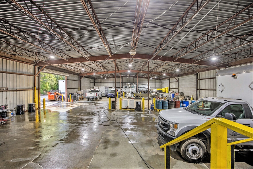 More Photos Of 4625 Stonegate Industrial Blvd, Stone Mountain Service For Lease