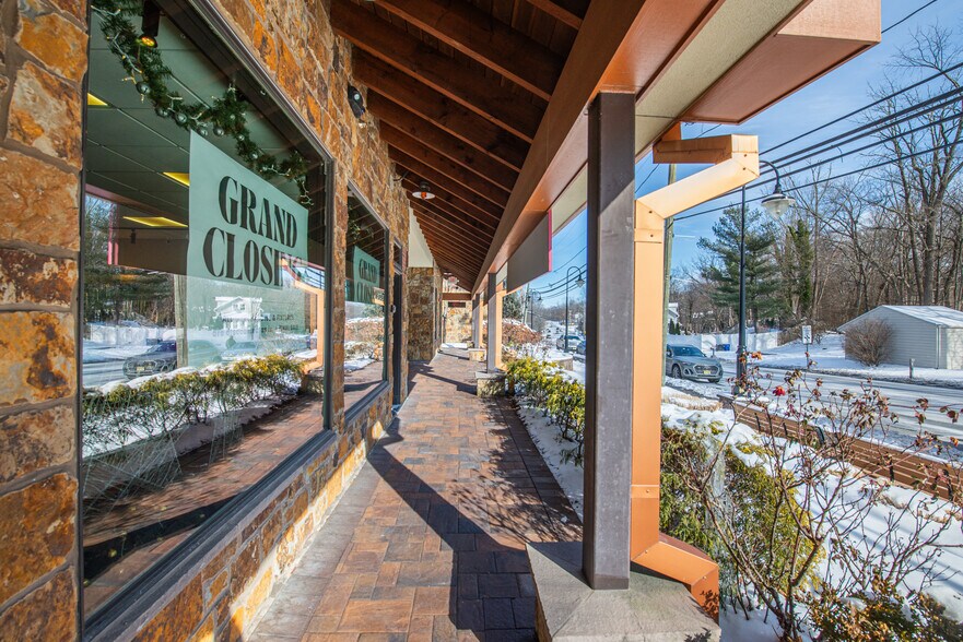 More Photos Of 8-10 White Hall Rd, Towaco Storefront Retail Office For Lease