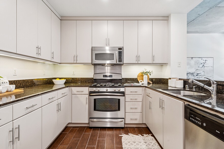 More Photos Of 288 3rd St, Oakland Apartments For Sale