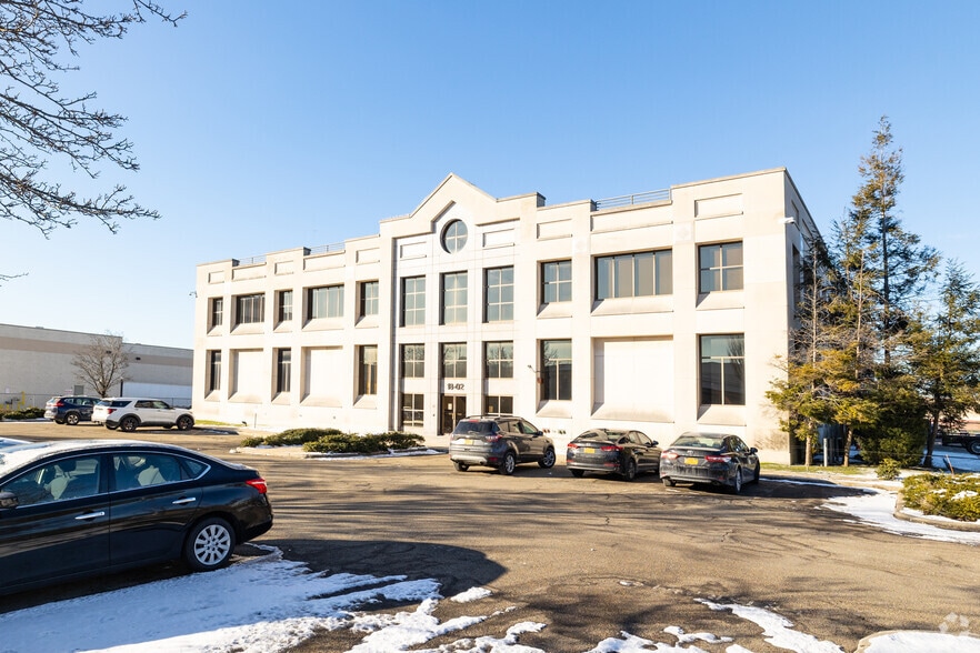 More Photos Of 18-02 Petracca Pl, Whitestone Flex For Sale