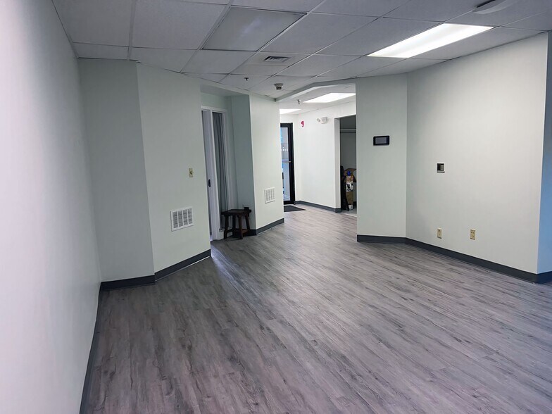 More Photos Of 216 W Genesee St, Syracuse Storefront Retail Office For Lease