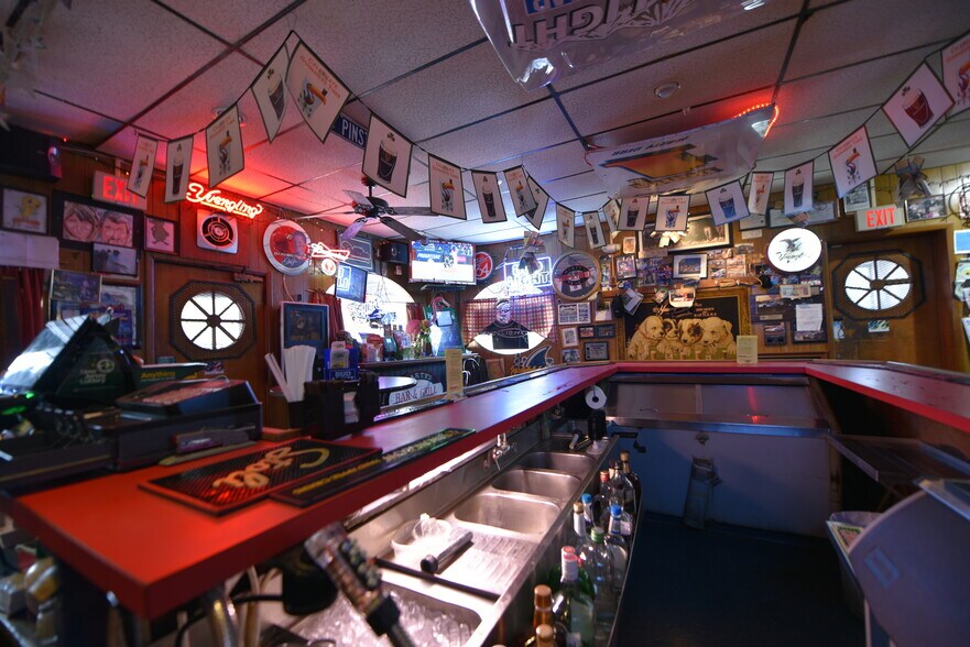 More Photos Of 1600 Hamilton Ave, Hamilton Storefront Retail Residential For Sale