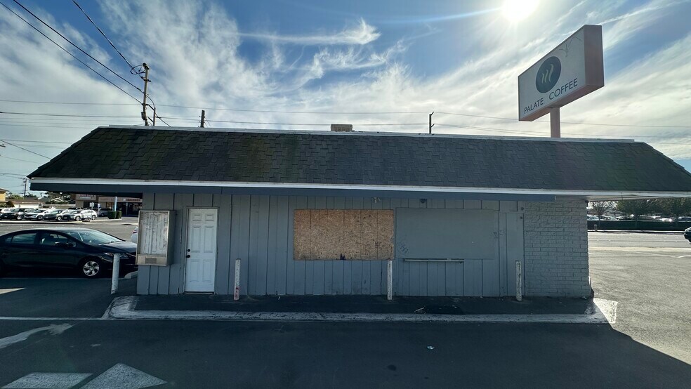 More Photos Of 10051 McFadden Ave, Westminster Fast Food For Lease