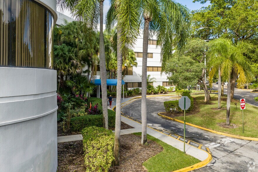 More Photos Of 9050 Pines Blvd, Pembroke Pines Coworking Space