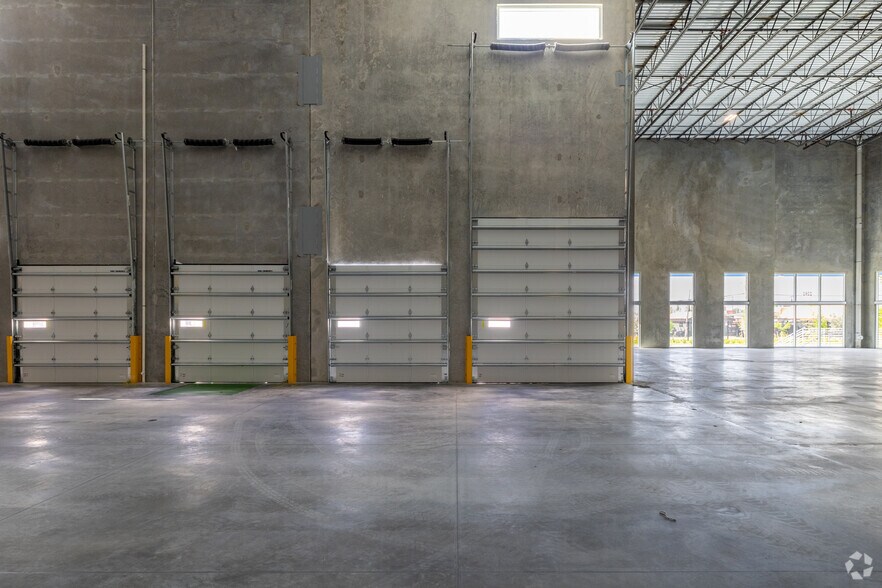 More Photos Of 2260 NW 27th Ave, Miami Refrigeration Cold Storage For Lease