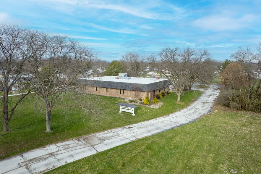 More Photos Of 1255 Engle St, Huntington Light Distribution For Sale