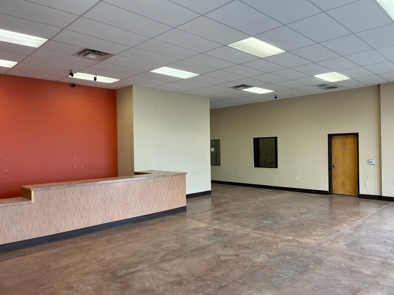 More Photos Of 4248 Sherwood Way, San Angelo Restaurant For Sale