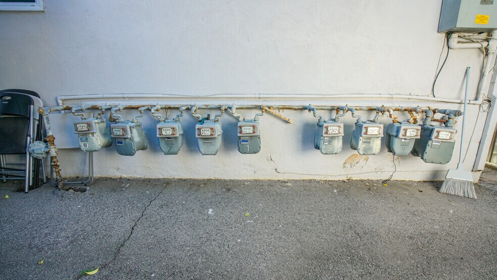 More Photos Of 1157 Justin Ave, Glendale Apartments For Sale