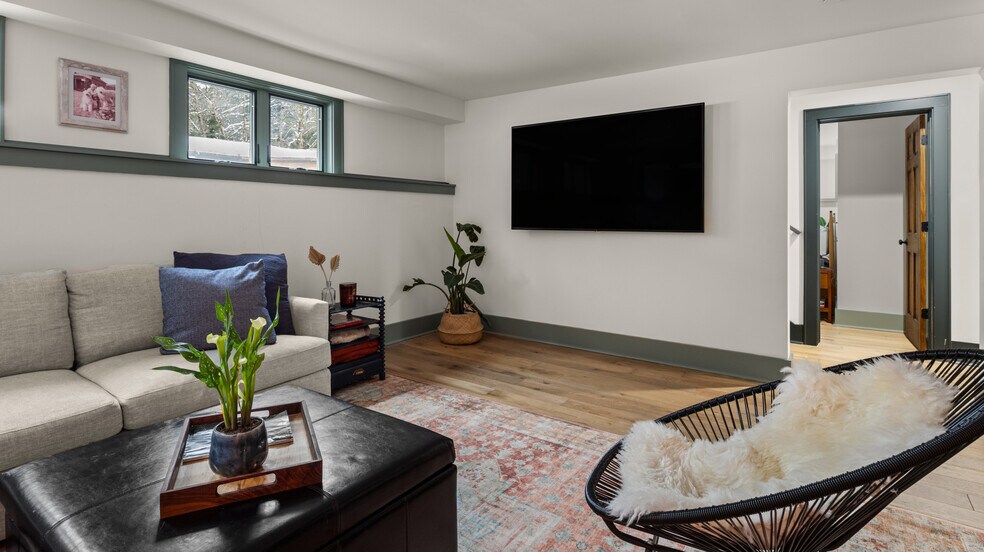 More Photos Of 56 Turner Mill Ln, Stowe Specialty For Sale