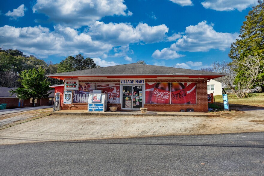 More Photos Of 247 Cannon Dr, Social Circle Restaurant For Sale