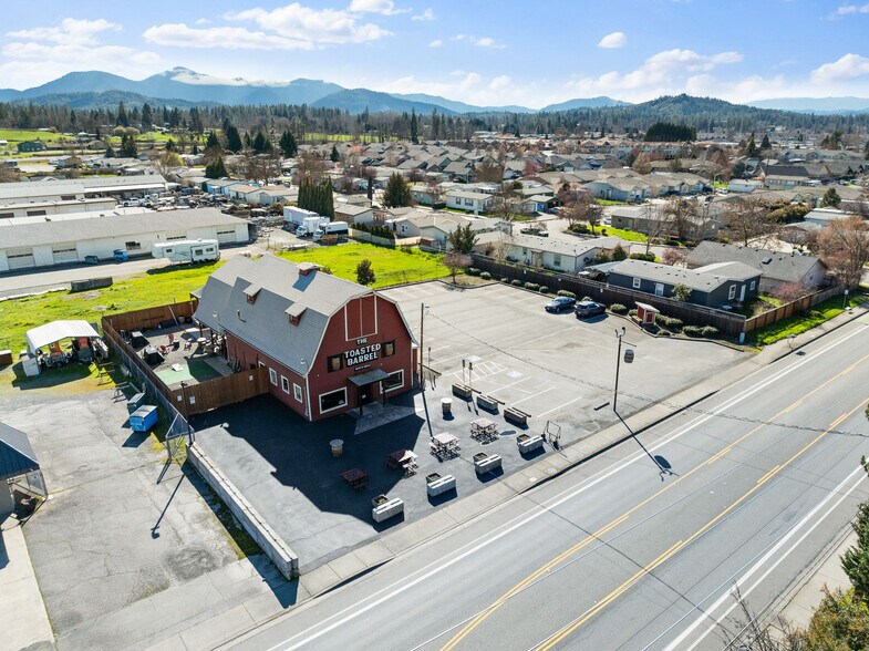 More Photos Of The Toasted Barrel, Grants Pass Restaurant For Sale