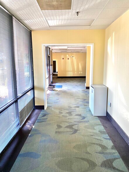 More Photos Of 5100-5190 Commerce Rd, Richmond Unknown For Lease