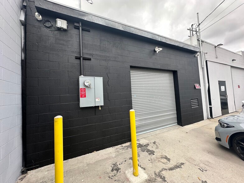 More Photos Of 5706 Cahuenga Blvd, North Hollywood Loft Creative Space For Lease