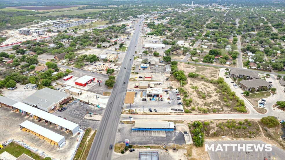 More Photos Of 2226 E Main St, Uvalde Carwash For Sale