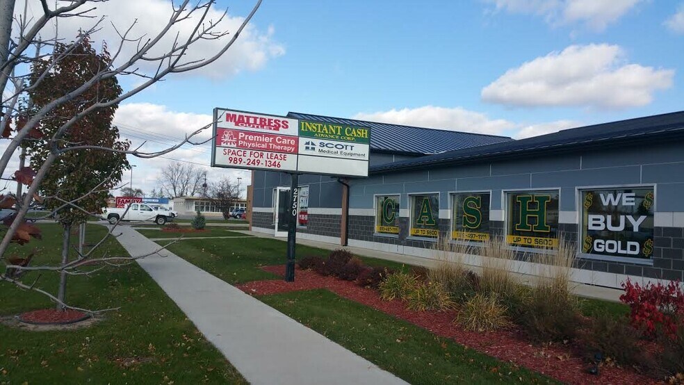 More Photos Of 2750 Bay Rd, Saginaw General Retail For Lease