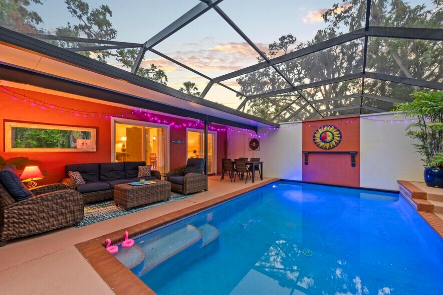 More Photos Of 941 Virginia Dr, Sarasota Specialty For Sale