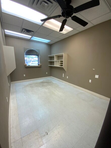 More Photos Of 1214 S 31st St, Temple Office For Lease