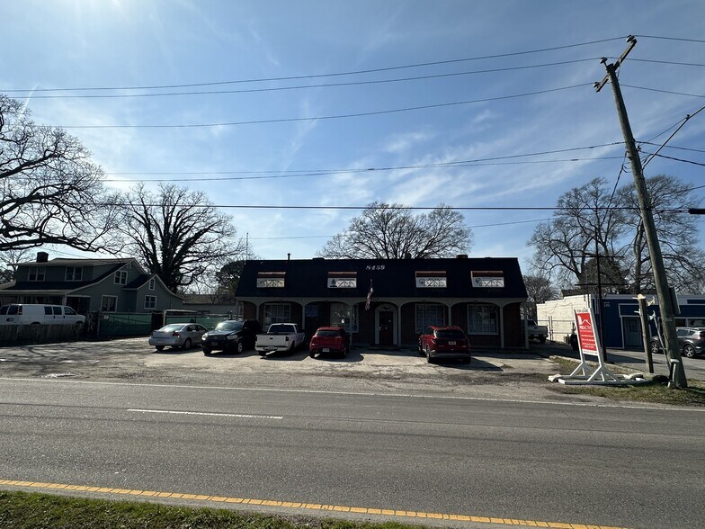 More Photos Of 8459 Chesapeake Blvd, Norfolk Flex For Lease