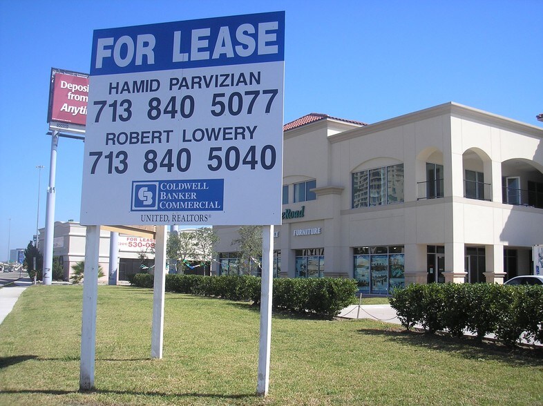 More Photos Of 3005-3115 W Loop 610, Houston Unknown For Lease