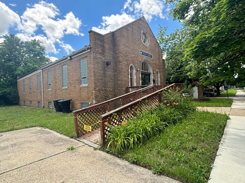 More Photos Of 10510 Sterritt St, Detroit Religious Facility For Sale