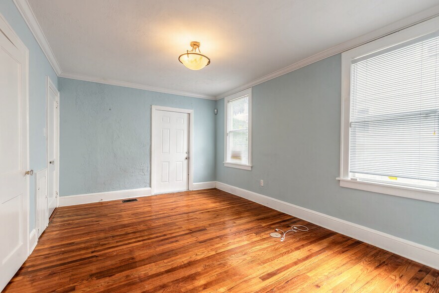 More Photos Of 519 S Ridgewood Ave, Daytona Beach Office For Sale