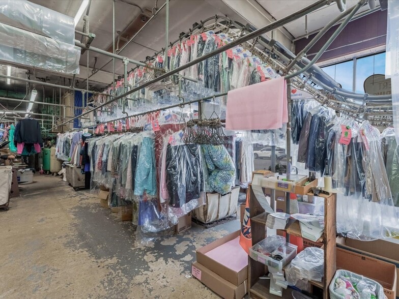 More Photos Of 3180 Lawson Blvd, Oceanside Storefront For Sale