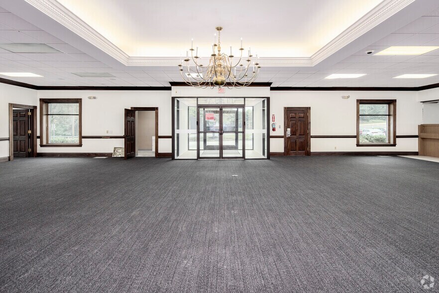 More Photos Of 1701 Financial Loop, Woodbridge Bank For Lease