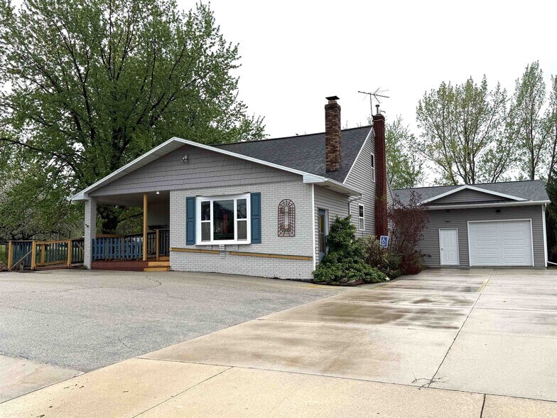 Primary Photo Of 2654 Continental Dr, Bellevue Freestanding For Sale