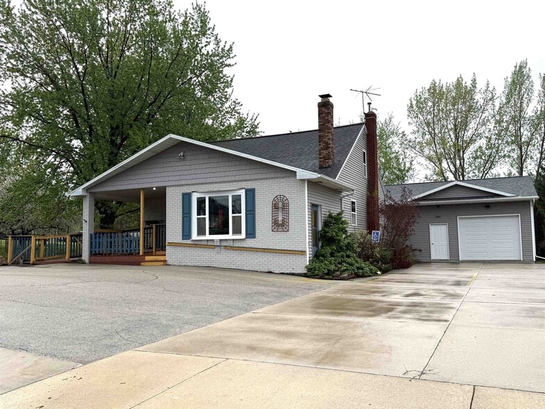 Primary Photo Of 2654 Continental Dr, Bellevue Freestanding For Sale