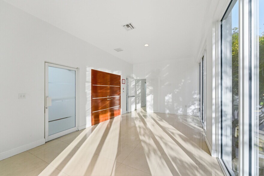 More Photos Of 6545 NW 169th St, Hialeah Medical For Sale