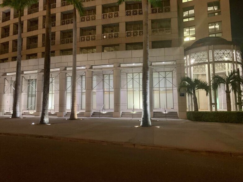 More Photos Of 2800 Ponce de Leon Blvd, Coral Gables Office For Lease