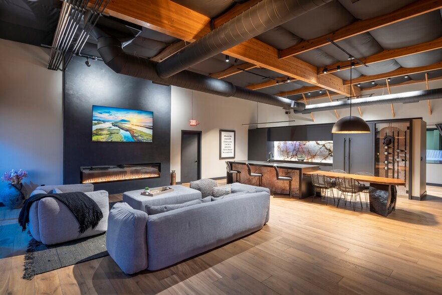 More Photos Of 1100 E Washington St, Phoenix Office For Sale