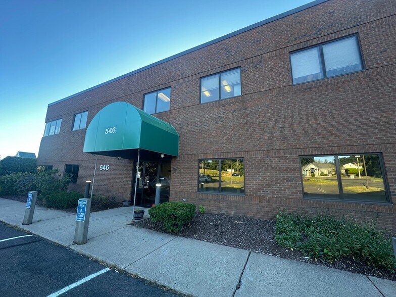 More Photos Of 546 Cromwell Ave, Rocky Hill Medical For Sale