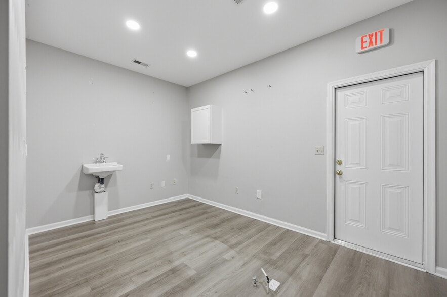 More Photos Of 2303 Pruden Blvd, Suffolk Healthcare For Sale
