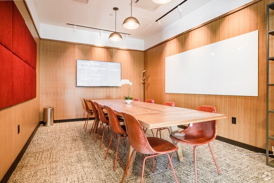 More Photos Of 3300 N Interstate 35, Austin Coworking Space