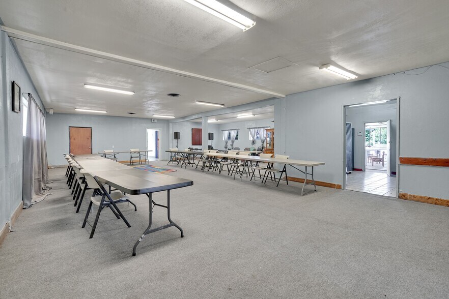 More Photos Of 109 S Aprilia Ave, Compton Religious Facility For Sale