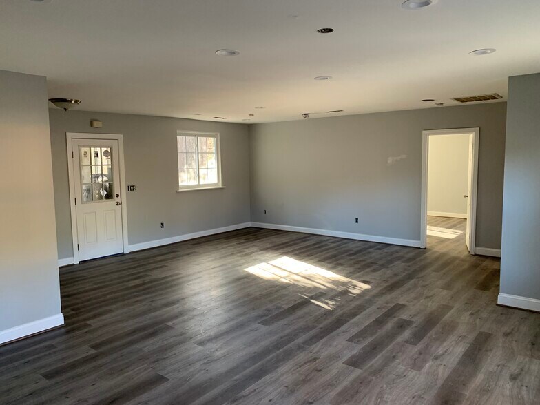 7921 Iron Bridge Rd, Richmond, VA 23237 Office For Lease