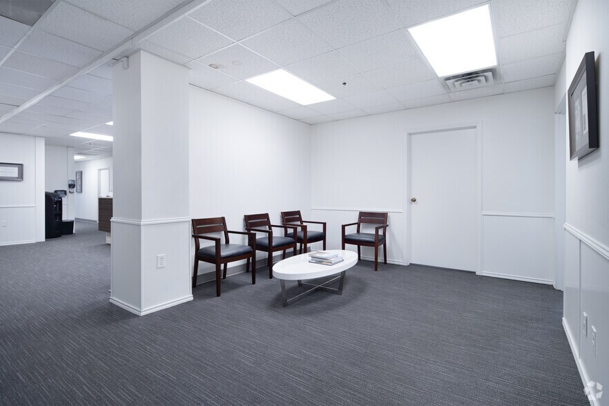 More Photos Of 606 N Carancahua St, Corpus Christi Office For Sale