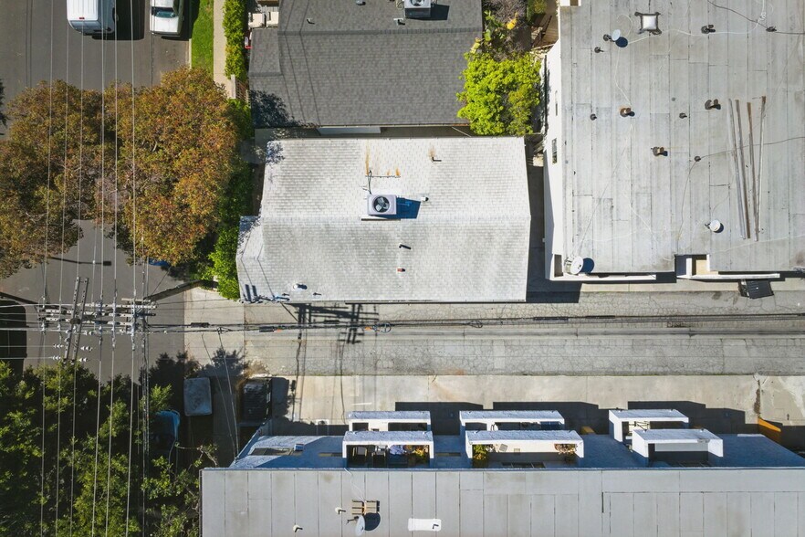 More Photos Of 11565 Iowa Ave, Los Angeles Apartments For Sale