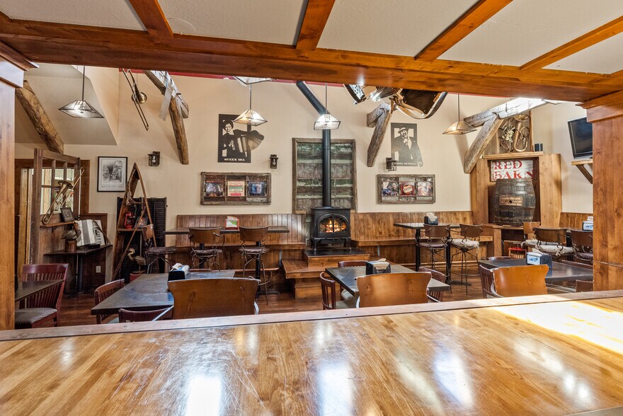 More Photos Of 2711 W College St, Bozeman Restaurant For Sale