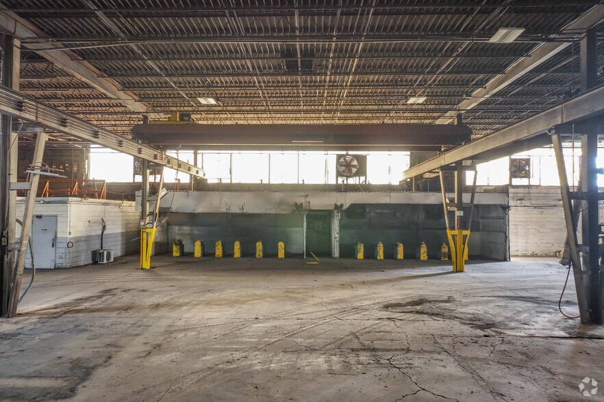 More Photos Of 1729 Pennsylvania Ave, Monaca Manufacturing For Lease