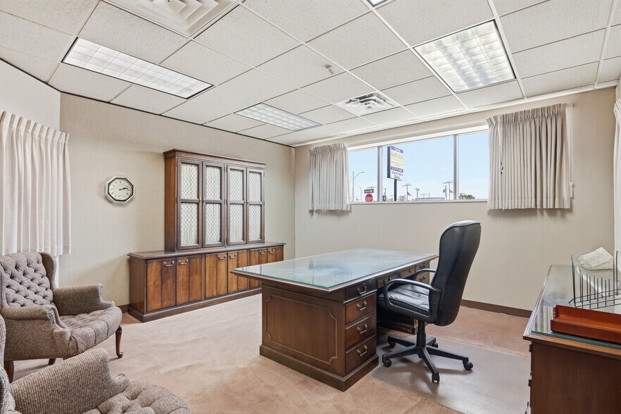 More Photos Of 23498-23520 Michigan Ave, Dearborn Office For Sale