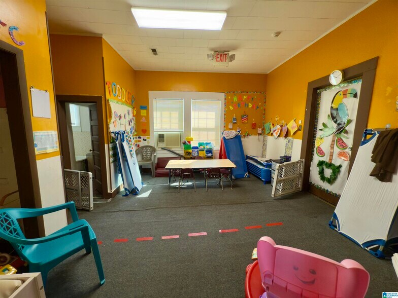 More Photos Of 510 9th St, Sylacauga Schools For Sale