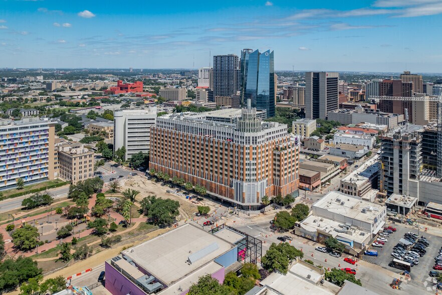 More Photos Of 100 N Santa Rosa St, San Antonio Apartments For Lease